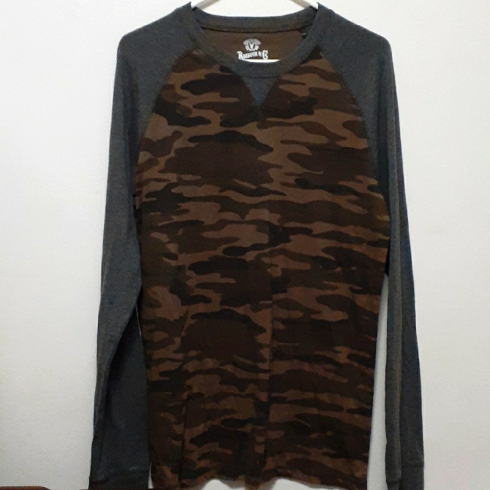 Roebuck & Co. Camo Raglan Shirt Size L